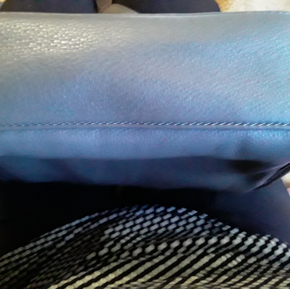 MK leather purse - Picture 12 of 14